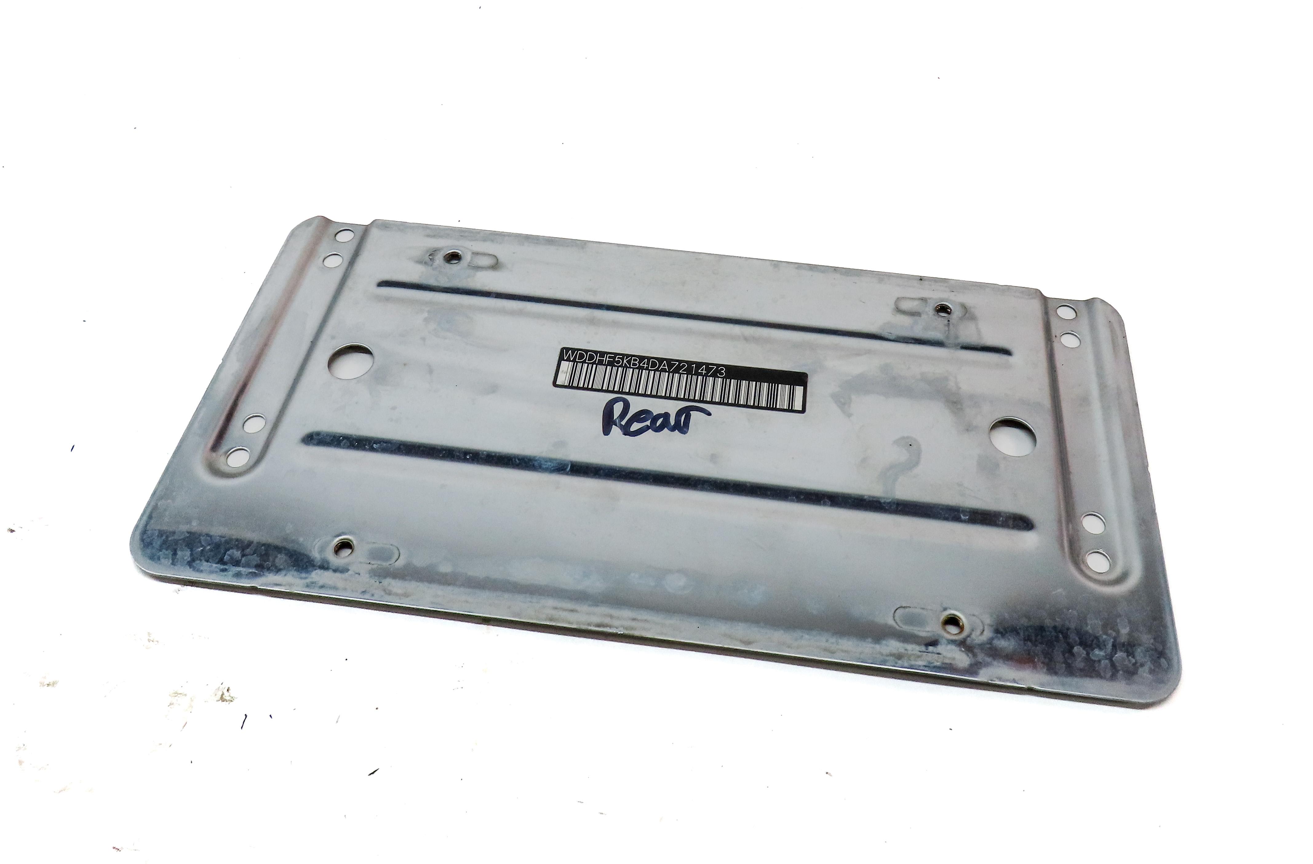2013 MERCEDES E350 SEDAN (W212) REAR TRUNK LID LICENSE PLATE MOUNT BRACKET — exact item pictured